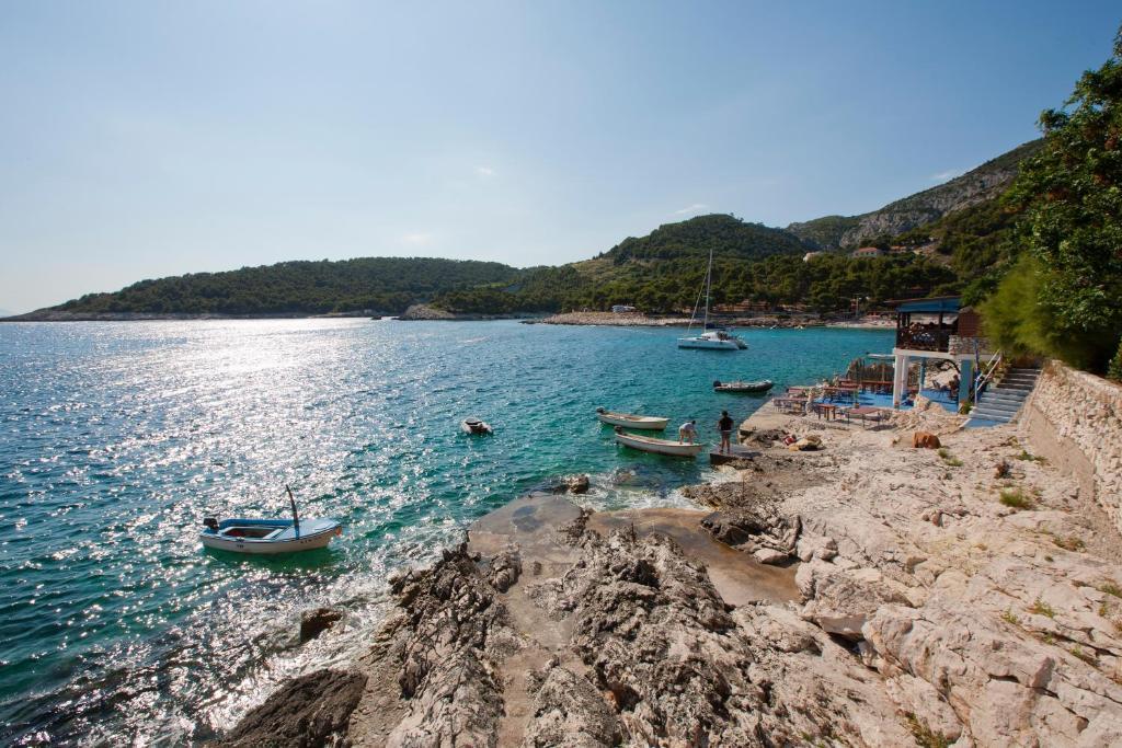 Superb Beachfront Luxury Seaview With Private Beach Милна Экстерьер фото