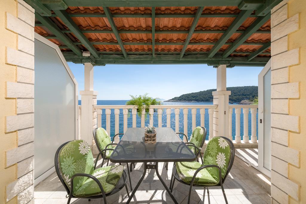 Superb Beachfront Luxury Seaview With Private Beach Милна Экстерьер фото