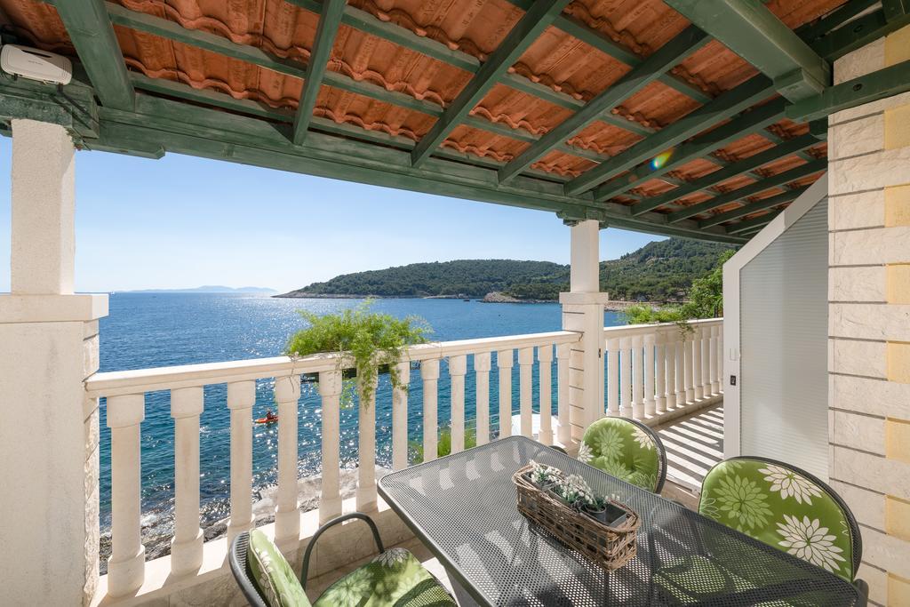 Superb Beachfront Luxury Seaview With Private Beach Милна Экстерьер фото