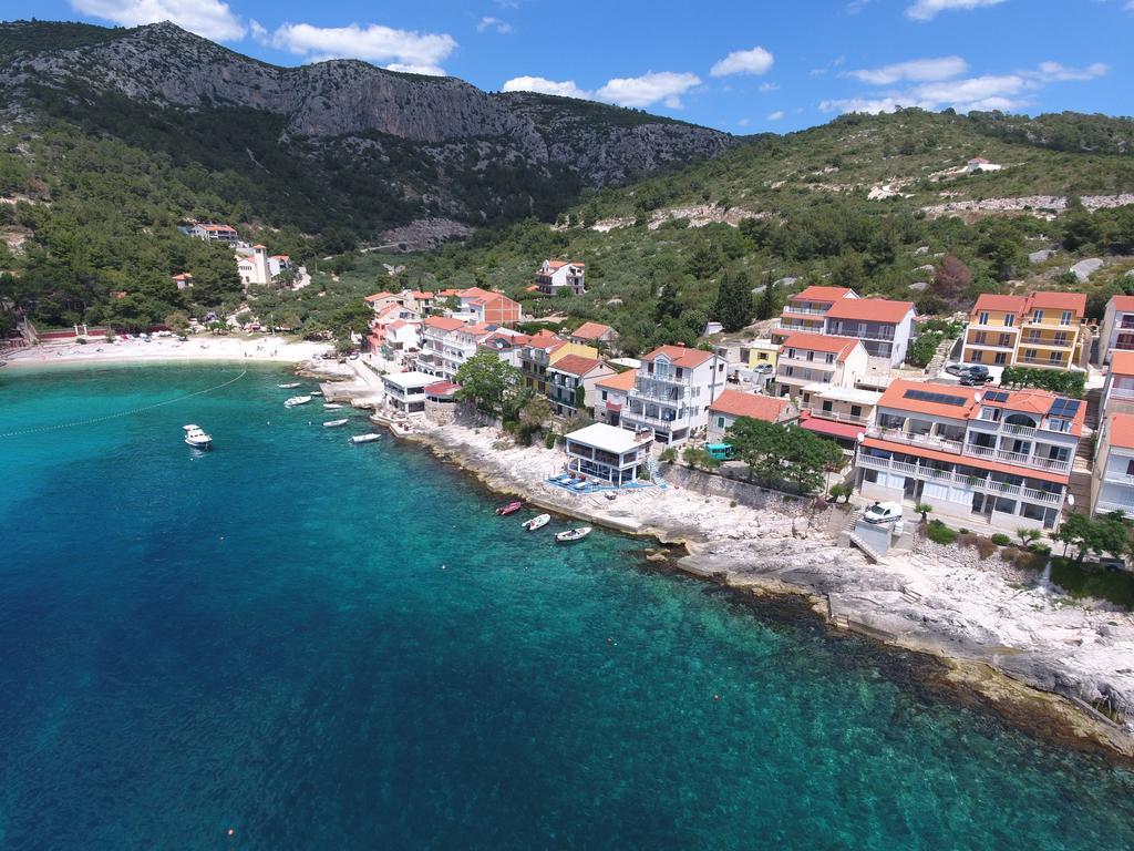 Superb Beachfront Luxury Seaview With Private Beach Милна Экстерьер фото
