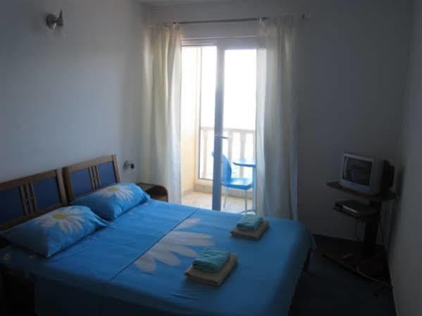 Superb Beachfront Luxury Seaview With Private Beach Милна Экстерьер фото