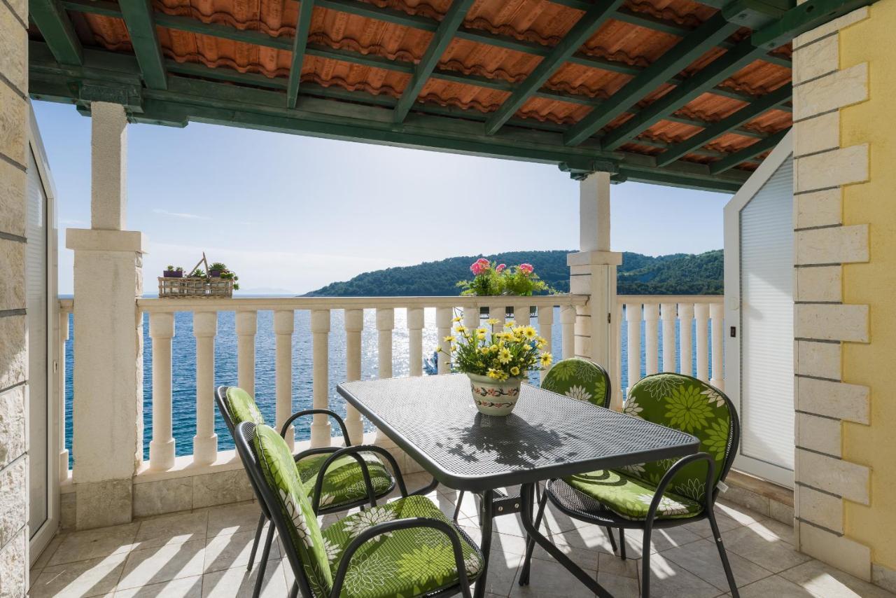 Superb Beachfront Luxury Seaview With Private Beach Милна Экстерьер фото